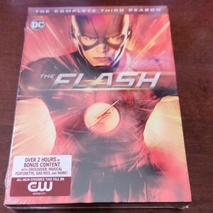 DC The Flash Season 3 DVD - Red and Black